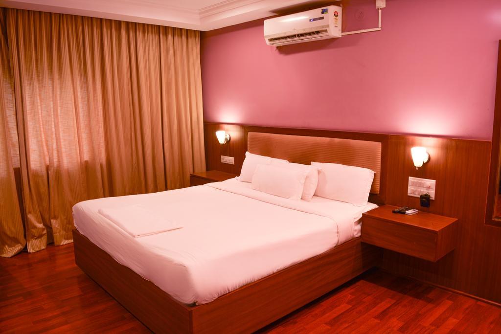 Serene Boutique Hotel Бангалор Екстериор снимка