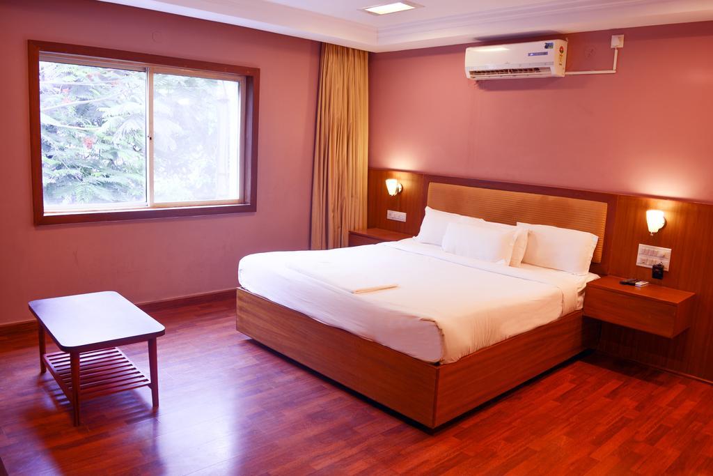 Serene Boutique Hotel Бангалор Екстериор снимка