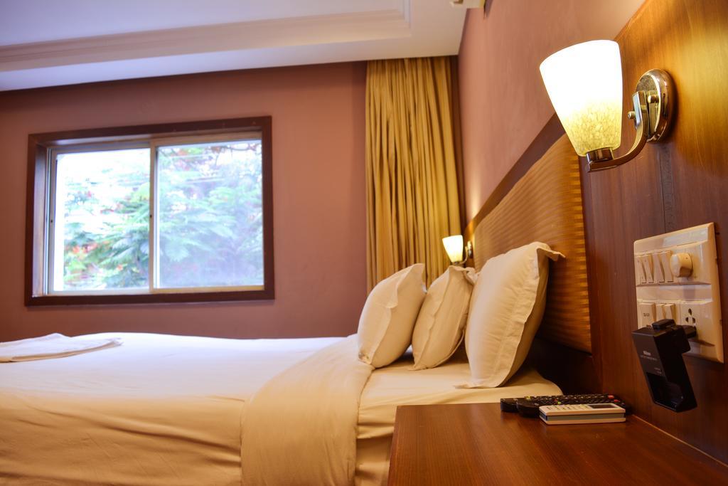 Serene Boutique Hotel Бангалор Екстериор снимка