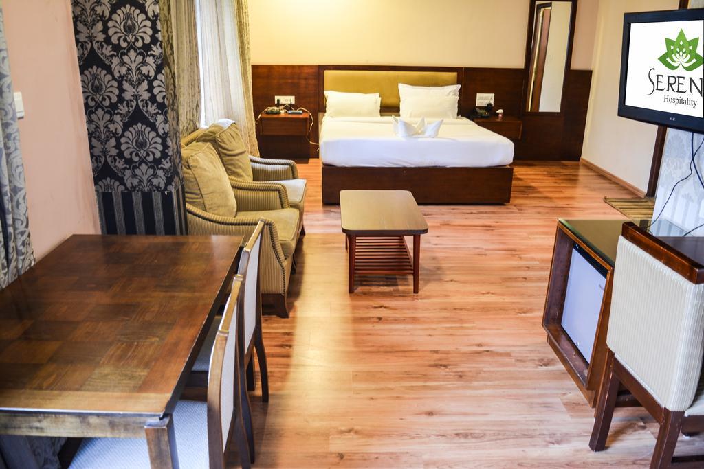 Serene Boutique Hotel Бангалор Екстериор снимка
