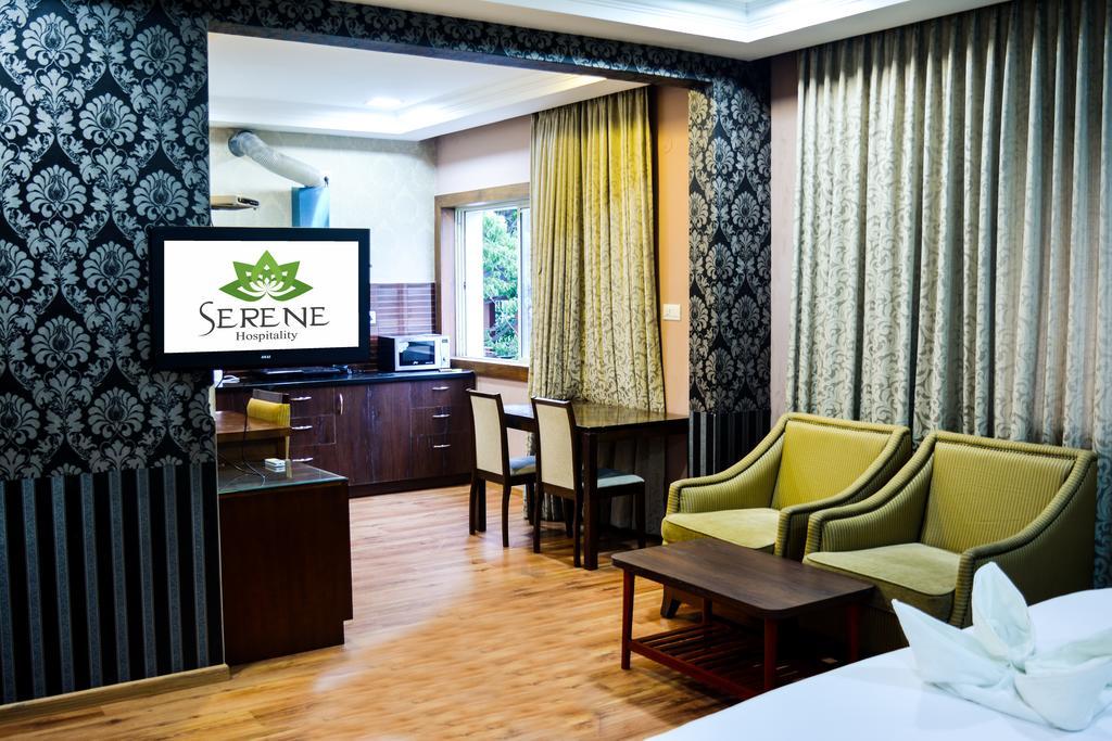 Serene Boutique Hotel Бангалор Екстериор снимка